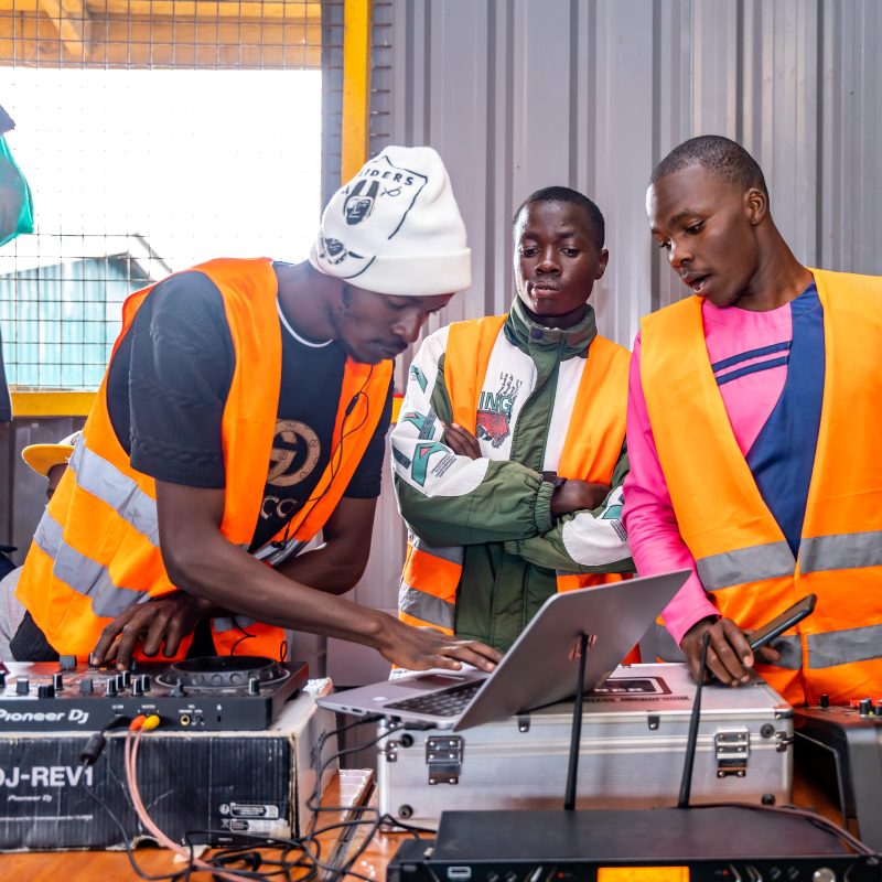 Deejaying (Sound Mixing) & Sound Systems Repair